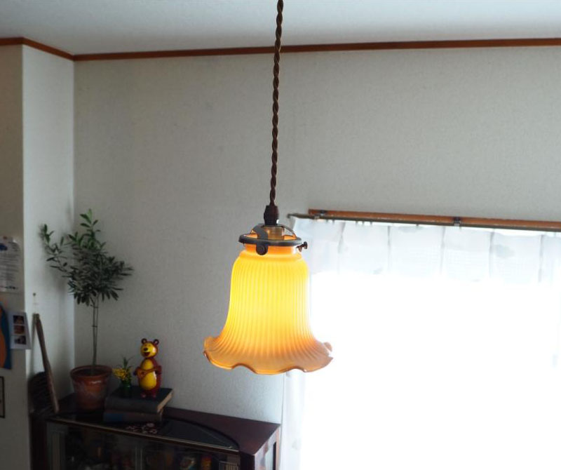 ぼんやりとした灯りがあたたかな雰囲気のフロストガラス ぼんやりとした灯りがあたたかな雰囲気のフロストガラス