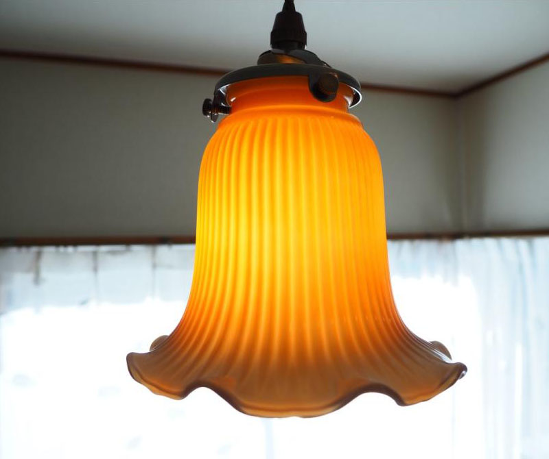 ぼんやりとした灯りがあたたかな雰囲気のフロストガラス ぼんやりとした灯りがあたたかな雰囲気のフロストガラス