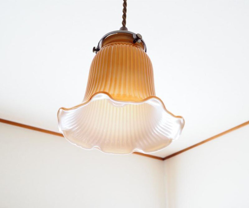 ぼんやりとした灯りがあたたかな雰囲気のフロストガラス ぼんやりとした灯りがあたたかな雰囲気のフロストガラス