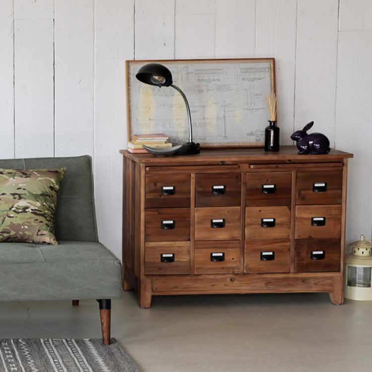 アンティークの薬品棚をモチーフにしたチェスト アンティークの薬品棚をモチーフにしたチェスト