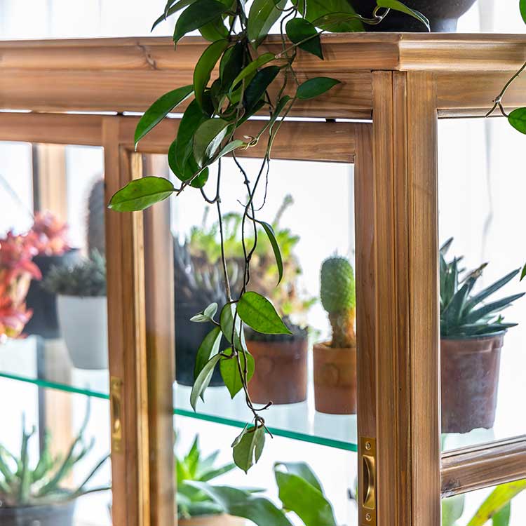 細部にまで装飾があしらわれレトロな雰囲気