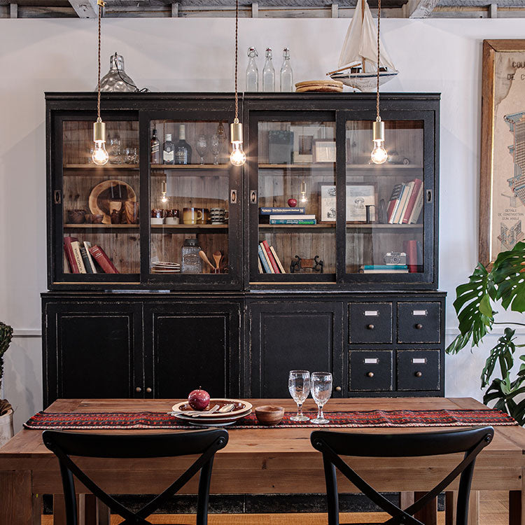 昔ながらの薬棚をモチーフにしたジョーカーキャビネット