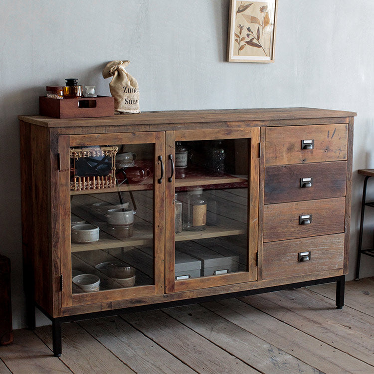 杉古材とスチールの組み合わせが男前なキャビネット