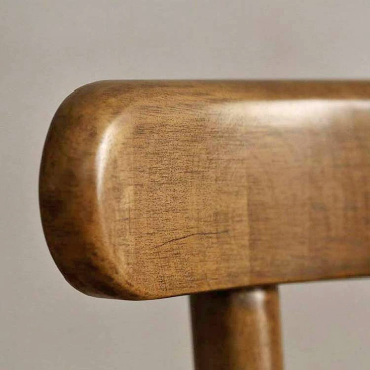 細部にまで力強さと曲線の美しさが感じられるデザイン