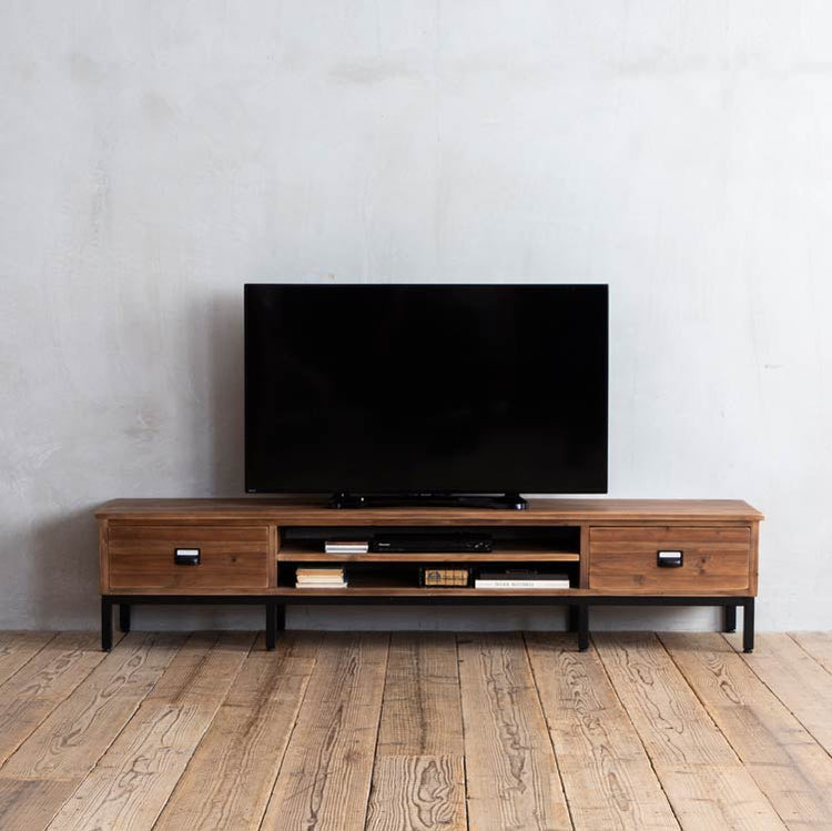 杉古材とスチールの組み合わせが男前なテレビボード