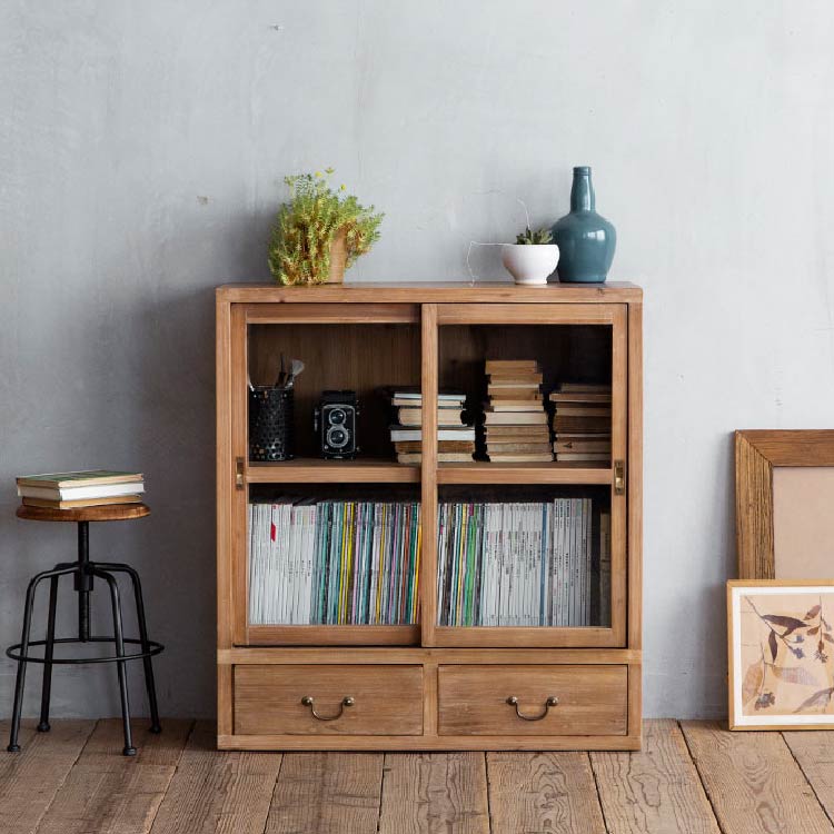 杉古材を使用したレトロでアンティークな雰囲気のキャビネット