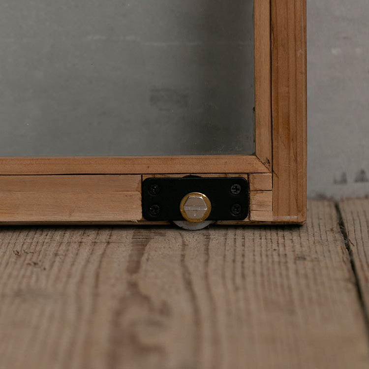 引き出し取手など細かいところにもこだわりの感じられるデザイン