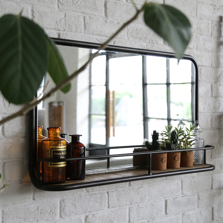 スチールと古材を使用したかっこいい雰囲気のミラー