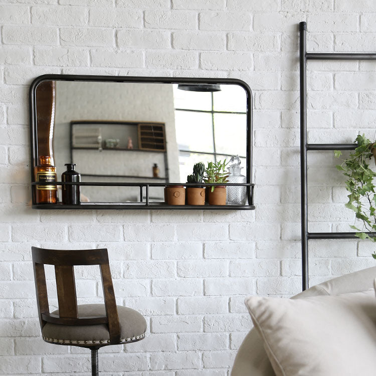 スチールと古材を使用したかっこいい雰囲気のミラー