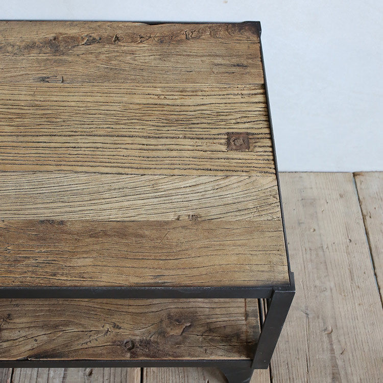 自由に収納とディスプレイをお楽しみいただけるオープンスペース