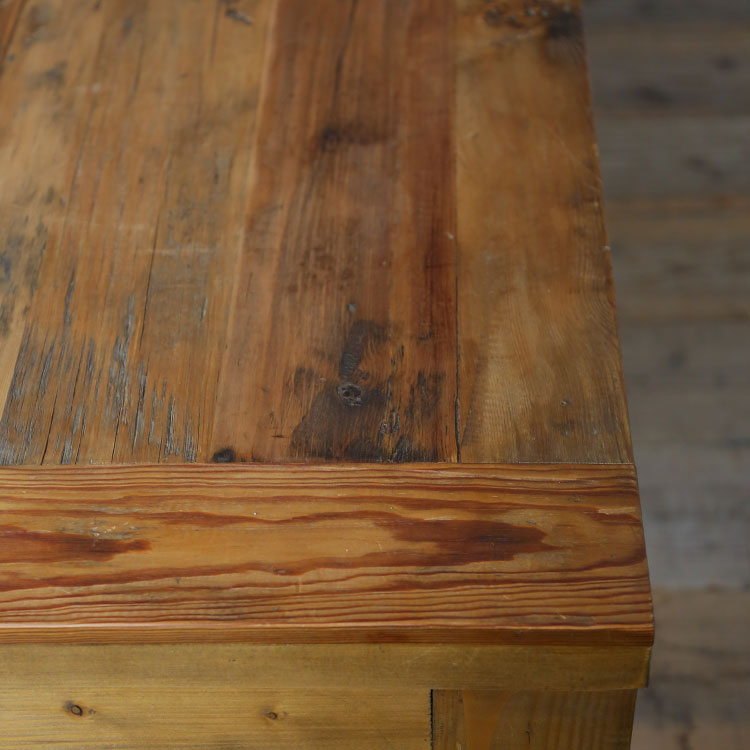 古材の持つ風合い