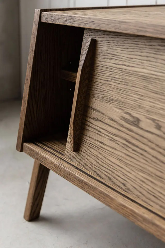 ミッドセンチュリーを意識したレトロなデザイン