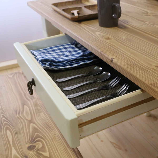 引き出しはカトラリーの収納にもおすすめ
